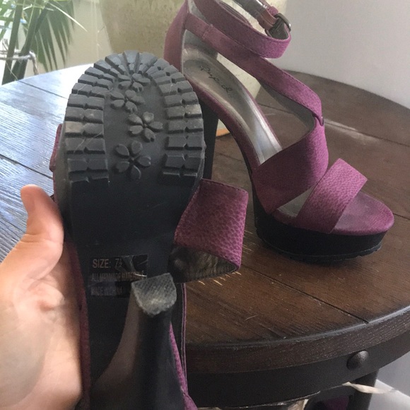 Strappy heels - Picture 2 of 9